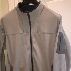 L Arc’teryx Grey Fleece (44in. chest)